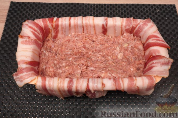 Печеня римска (рулет из фарша, с яйцами)